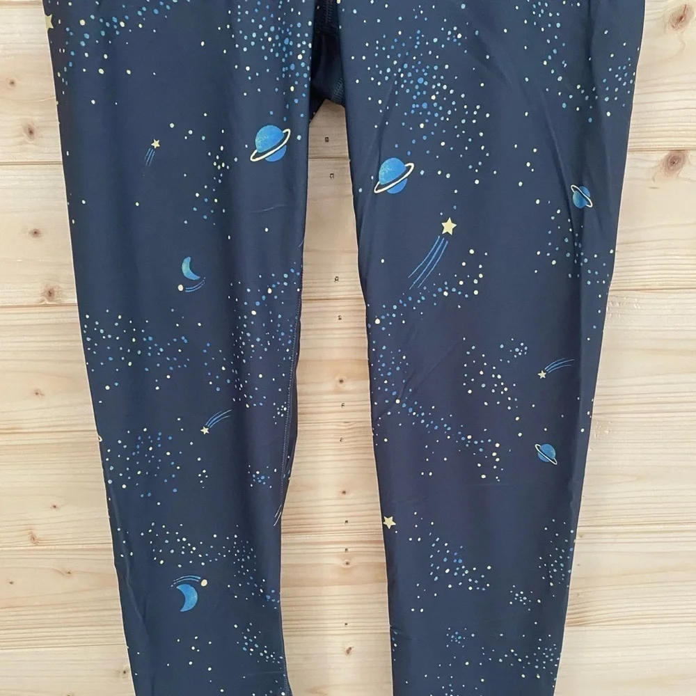 Victoria's Secret Sport Leggings Sz S Gray Cosmic Space Print Workout Yoga Pants - Picture 6 of 8